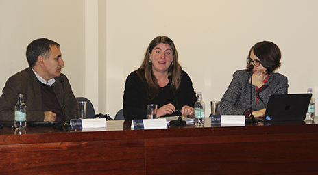 Tercera sesión del ciclo de Diálogos Constitucionales incluyó a profesora Alejandra Ovalle junto a panel de expertos