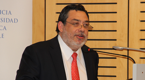 Profesor Enrique Alcalde Rodríguez lanza su nuevo libro