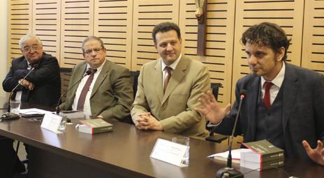 Profesor Carlos Amunátegui presentó su libro ‘Código Civil de la República de Chile. Edición anotada, concordada y con fuentes’