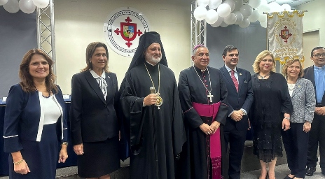 Profesora Carmen Domínguez H. dictó conferencia en encuentro interreligioso en Panamá