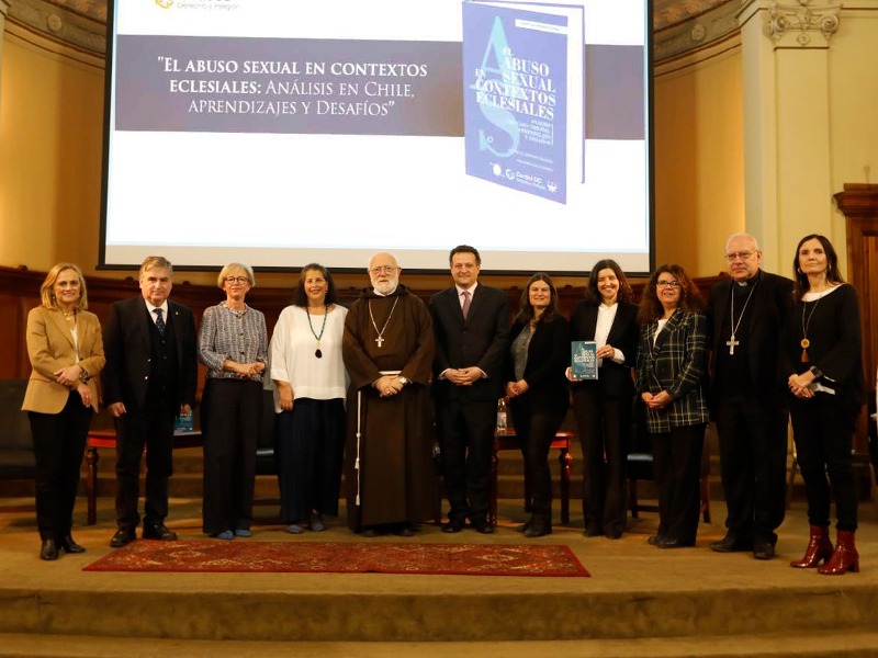 Con los máximos representantes de la iglesia en Chile se presenta el libro ‘El abuso sexual en contextos eclesiales: Análisis en Chile’