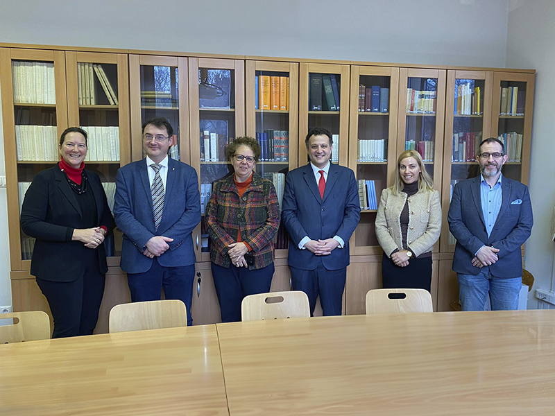 Hungría, Polonia y Francia: Derecho UC sigue estrechando alianzas de cooperación con importantes universidades del mundo 