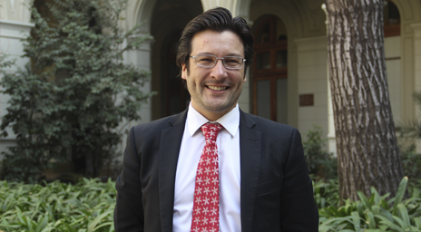 Profesor Patricio Ignacio Carvajal impartió conferencias en Guatemala y Perú