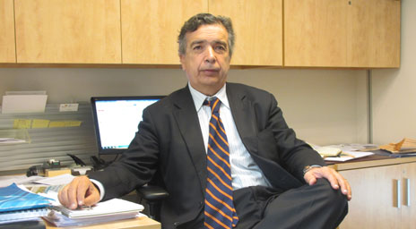 Profesor Hernán Salinas dictó charla para exalumnos de la universidad de Harvard en Chile
