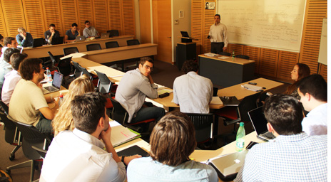 Universidad de Stanford realizó curso sobre políticas públicas en Derecho UC