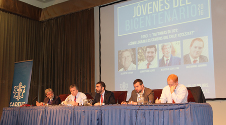 Reformas y Pensiones se tomaron el debate en el Foro Jóvenes del Bicentenario 2016
