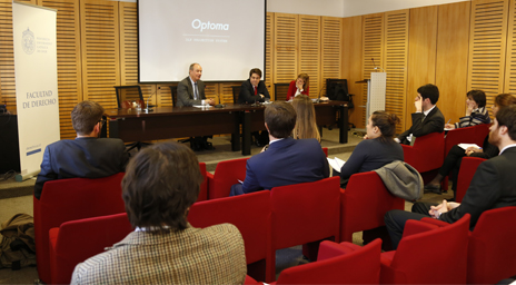 Derecho UC realizó seminario sobre arbitraje internacional