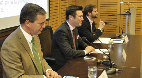 Expertos debatieron sobre la nueva institucionalidad para la protección de los consumidores en Chile