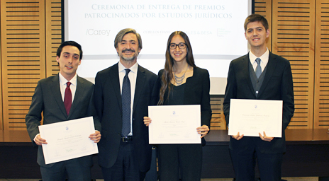 Alumnos Derecho UC fueron reconocidos por su mérito académico