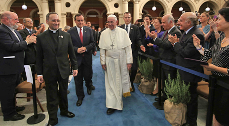 Papa Francisco invitó a que la educación en Chile abra nuevos horizontes