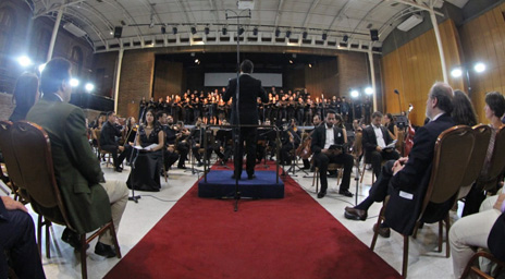 Con el estreno de la versión sinfónica del Primer Himno Nacional se celebraron los 130 años de la Facultad