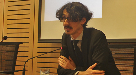 Profesor Emanuele Corn dictó conferencia sobre femicidio en Derecho UC