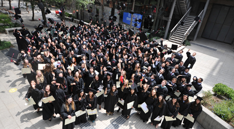 Derecho UC graduó a una nueva generación de alumnos
