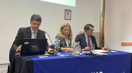 Jaime Alcalde participó en diversas actividades académicas y se integró al comité editorial de la Revista Chilena de Derecho y Ciencia Política