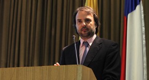 director de Investigación y Posgrado de la Facultad de Derecho Juan José Romero