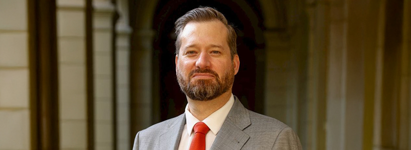 Profesor Alfredo Niklitschek es nombrado director de Asuntos Jurídicos de la UC