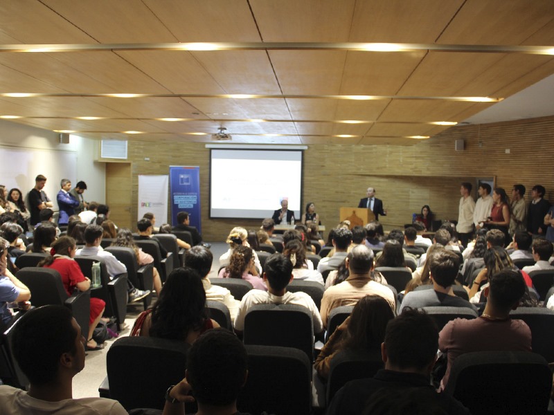 Clínica Jurídica y Corporación de Asistencia Judicial realizaron charla para alumnos de quinto sobre la importancia del acceso a la justicia
