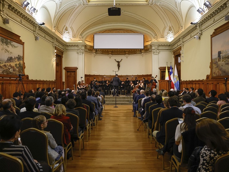 Con importantes estrenos musicales en Chile, Derecho UC realizó su tradicional Concierto de Gala