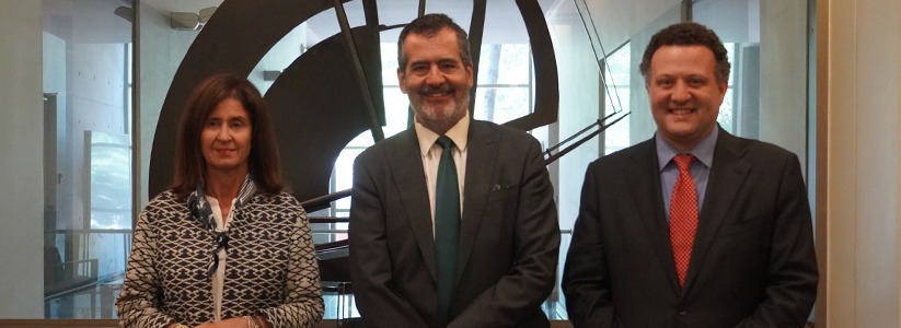 Derecho UC y Academia Judicial firman convenio para fortalecer la formación de integrantes del Poder Judicial y promover la vocación entre estudiantes