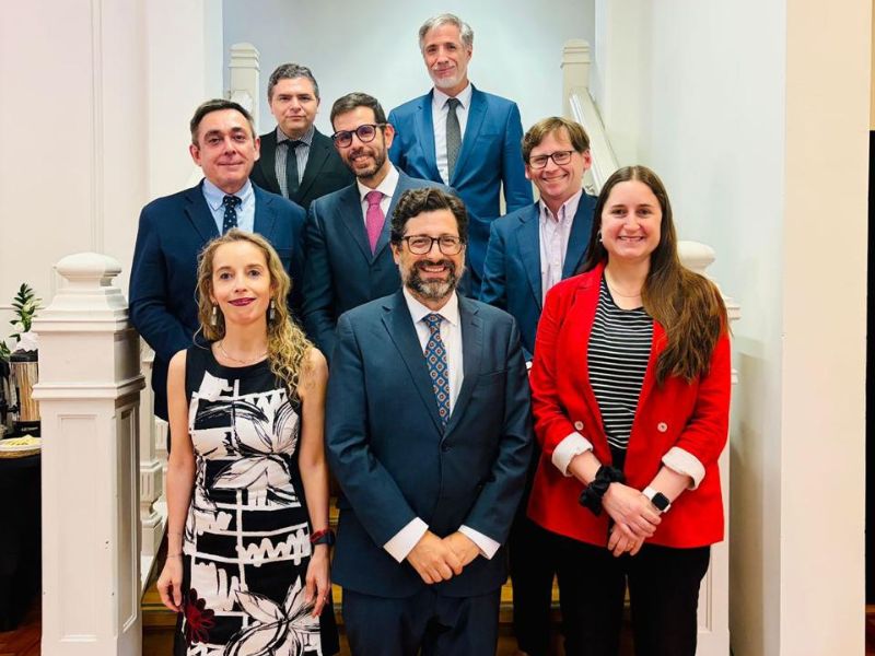 Profesor Goldenberg participó en actividades sobre contratos y estrategias de investigación jurídica