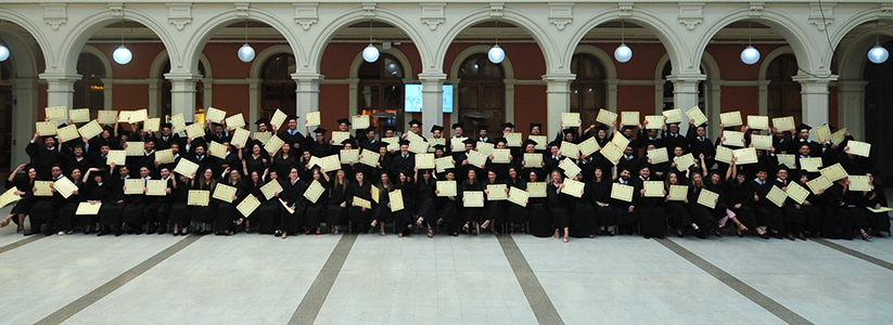 Estudiantes del Doctorado y del LLM UC 2024-2025 se graduaron en una nueva ceremonia de Derecho UC