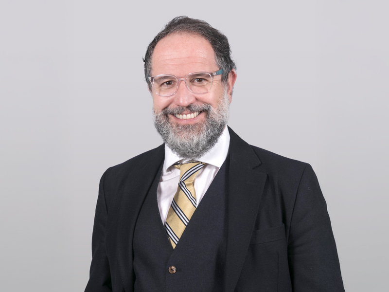 Profesor Juan Ignacio Piña lanza libro sobre altruismo y derecho penal