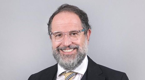 Juan Ignacio Piña asumirá la dirección del Programa de Magíster en Derecho, LLM UC