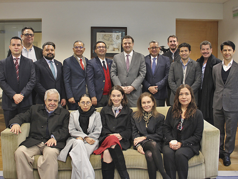 12 Ministros y jueces mexicanos vinieron al LLM UC a conocer el diseño e implementación de la reforma procesal laboral chilena 