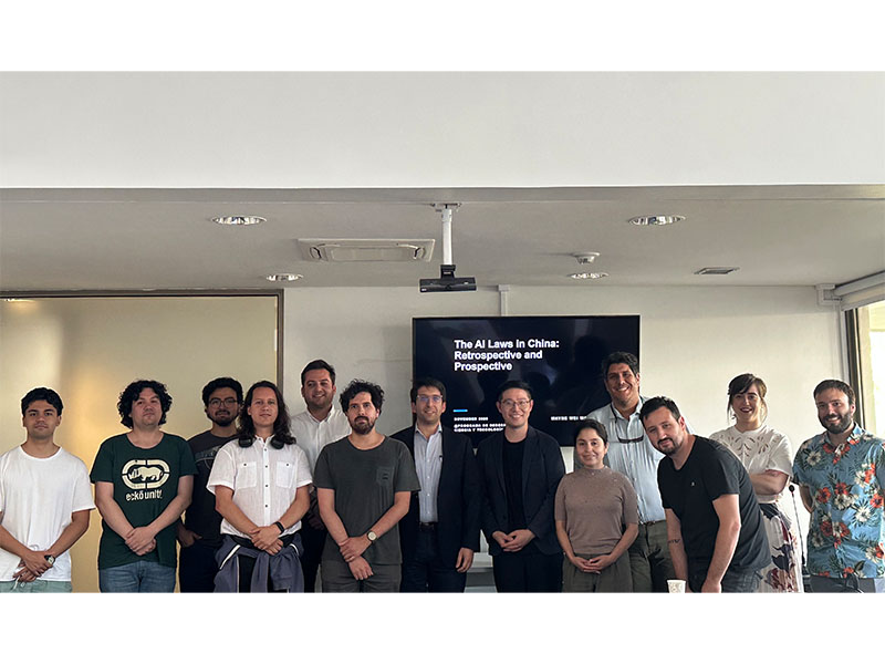 Inteligencia Artificial en China: el experto Wayne Wei Wang visitó Derecho UC y abordó la evolución del marco regulatorio