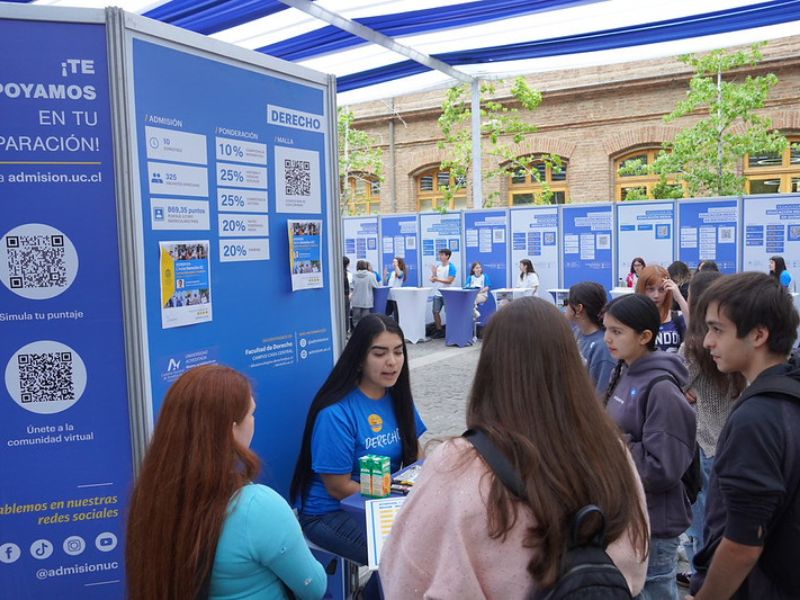 Admisión 2026: Derecho UC lidera nuevamente a nivel nacional, con fuerte alza en resultados de sus seleccionados y 44 puntajes nacionales 