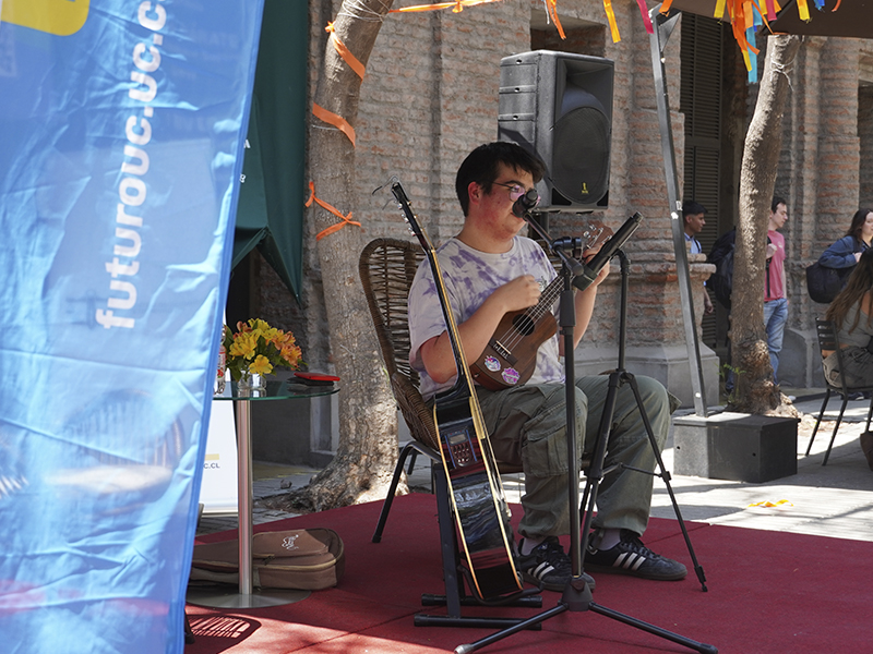 Futuro UC 2025: Facultad se reunió para la segunda edición del Derecho UC Unplugged y una nueva pizzatón solidaria