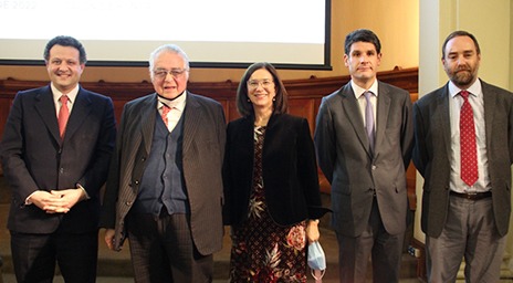 Derecho UC presentó dos libros en homenaje al profesor José Joaquín Ugarte 