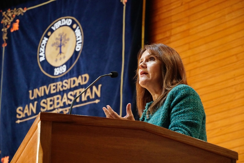 Profesora Carmen Domínguez Hidalgo impartió clase inaugural en la USS sede Puerto Montt