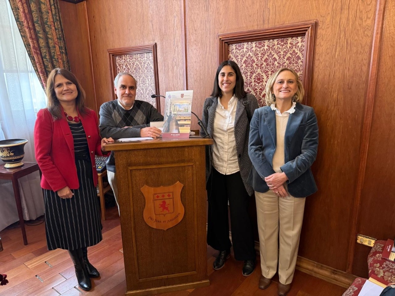 Profesoras Carmen Domínguez Hidalgo, María Elena Pimstein y Javiera Sfeir participaron en las primeras jornadas nacionales de Derecho y Religión
