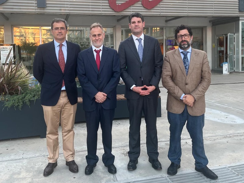 Profesores Jaime Alcalde y Juan Luis Goldenberg participaron en seminarios en Sevilla y Tarragona
