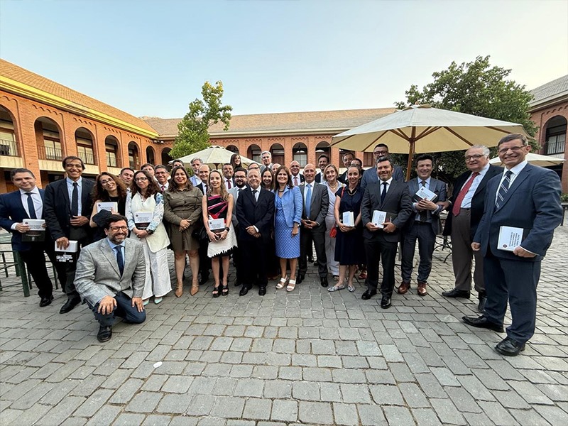 Profesores de Derecho UC participaron en presentación del libro ‘Estudios de Derecho Privado homenaje a Hernán Corral Talciani’, dirigido por Carmen Domínguez H.