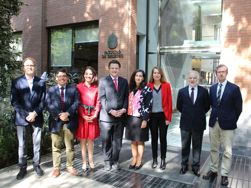 Derecho UC se reunió con las nuevas autoridades del Centro de Arbitraje y Mediación (CAM) de la Cámara de Comercio de Santiago