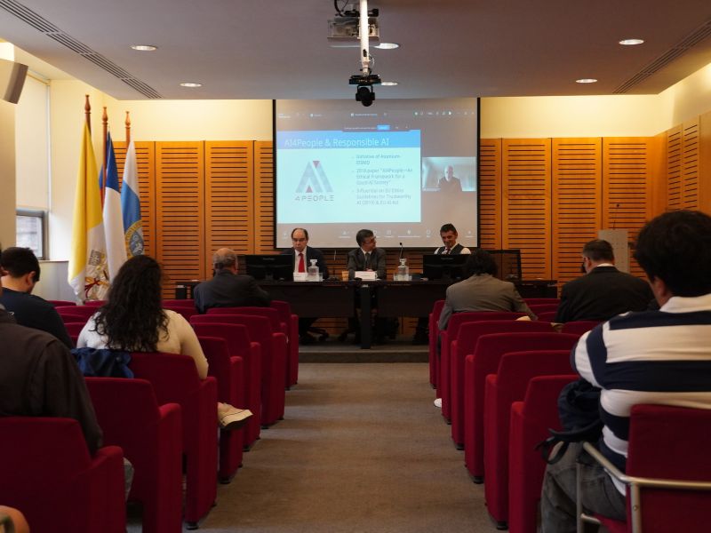 Expertos extranjeros y académicos de Derecho UC analizaron la ética en la inteligencia artificial