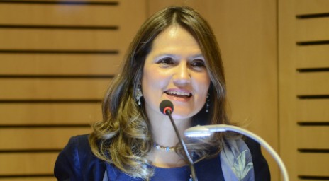 Profesora Carmen Domínguez H. participó en la presentación del libro de Jorge del Picó
