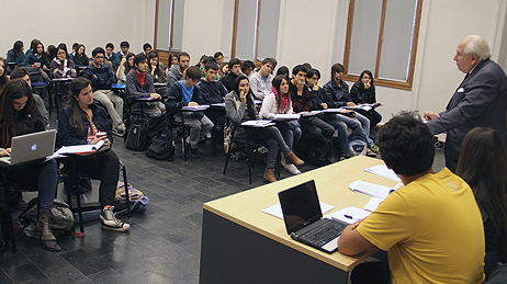 Derecho UC abre sus puertas a estudiantes de enseñanza media