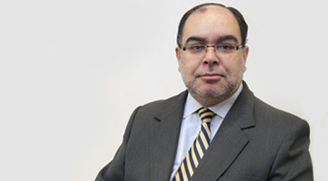 Profesor Raúl Madrid se integra al Comité Consultivo para la Evaluación de Agencias de Acreditación