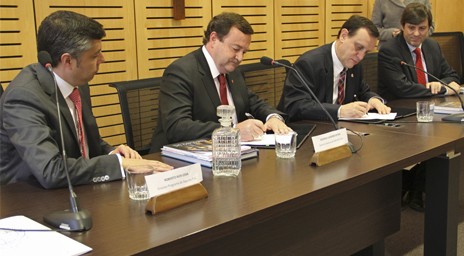 Universidad Católica y Fundación Mapfre firmaron acuerdo de colaboración en materia de Seguros