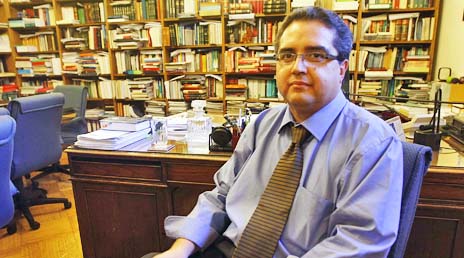 Profesor de Magíster en Derecho UC Carlos Carmona fue elegido presidente del Tribunal Constitucional