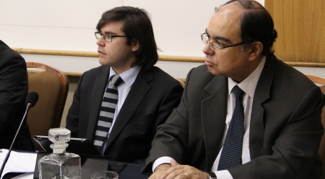 Ciclo de seminarios “Propuestas para Chile” finaliza con presentación de profesores Derecho UC