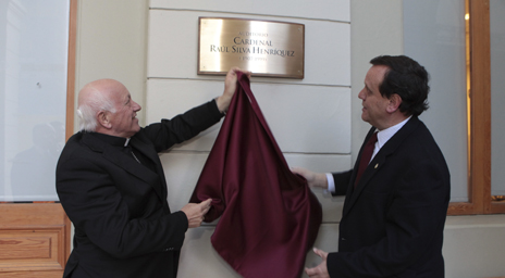 Se inauguró el auditorio Cardenal Raúl Silva Henríquez
