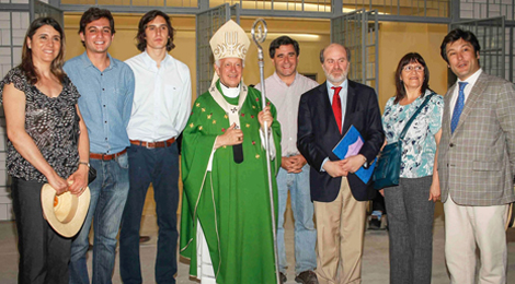Derecho UC donó Cristo a capilla construida con fondos de profesor Alejandro Silva Bascuñán