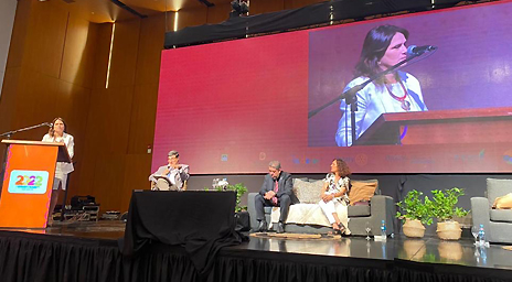 Profesora Carmen Domínguez H. expuso en congreso mundial por los derechos de las infancias y adolescencias realizado en Argentina