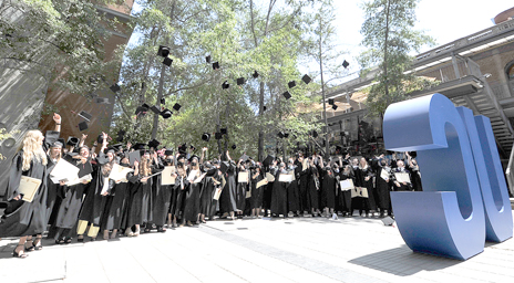 Con un llamado a mirar el futuro con esperanza se graduó nueva generación de alumnos en Derecho UC