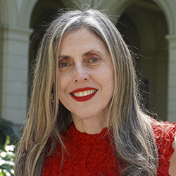 María Elena Santibáñez 250x250