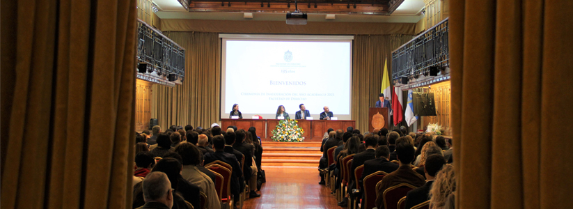 Llamando a desarrollar la misión de la Universidad a través de la cultura y de la fe, Derecho UC inauguró el año académico 2023